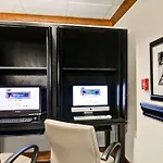 Hampton Inn Memphis-Poplar 