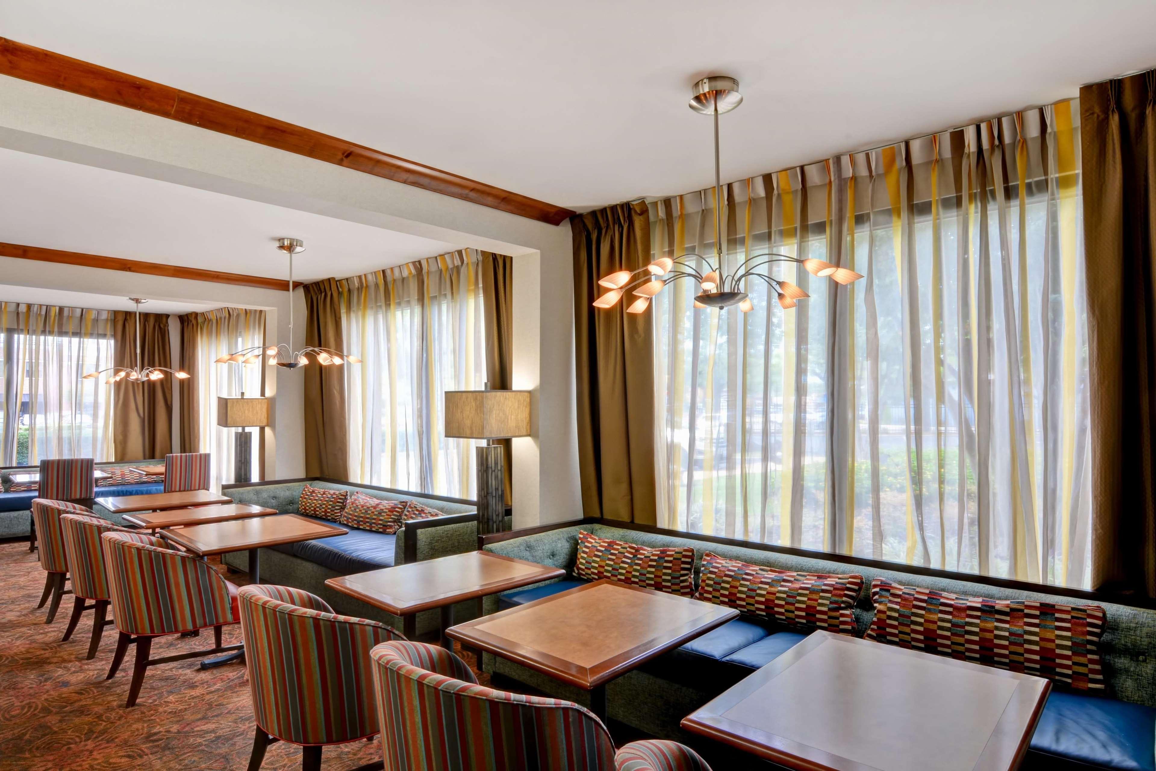 Hotel Hampton Poplar 3*