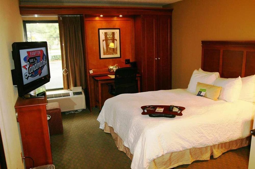 Hotel Hampton Poplar 3*