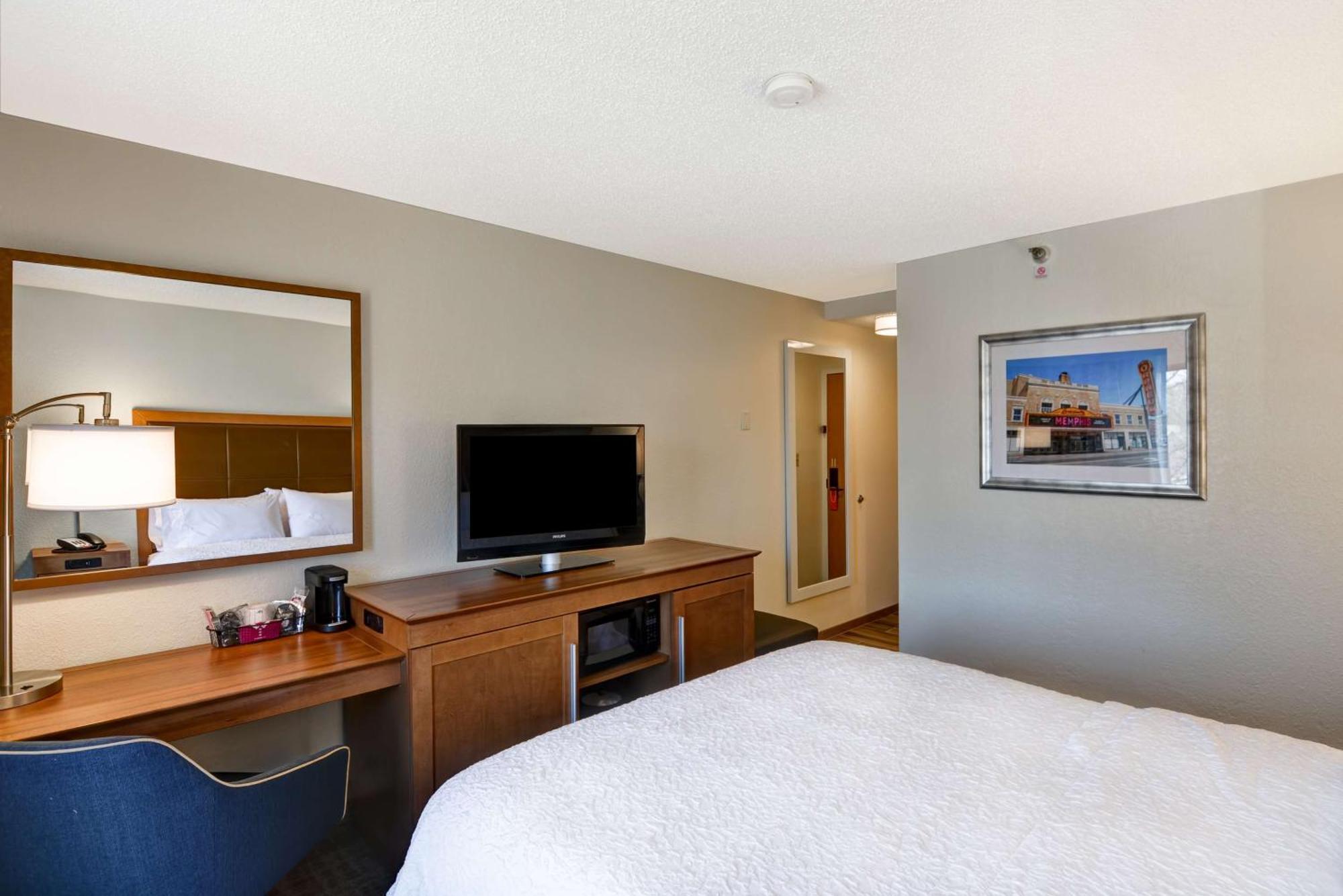 Hotel Hampton Poplar 3*