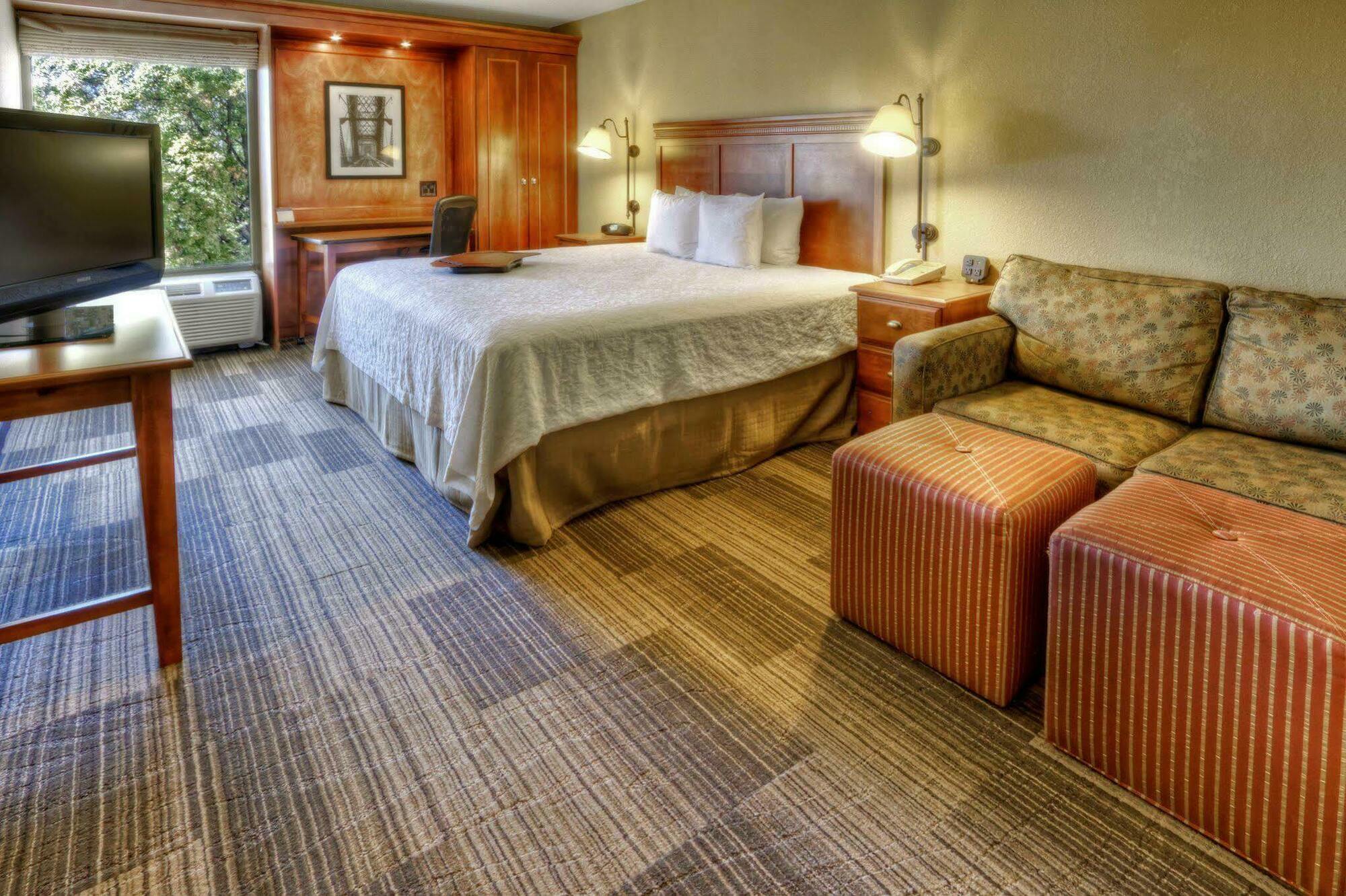 Hotel Hampton Poplar 3*